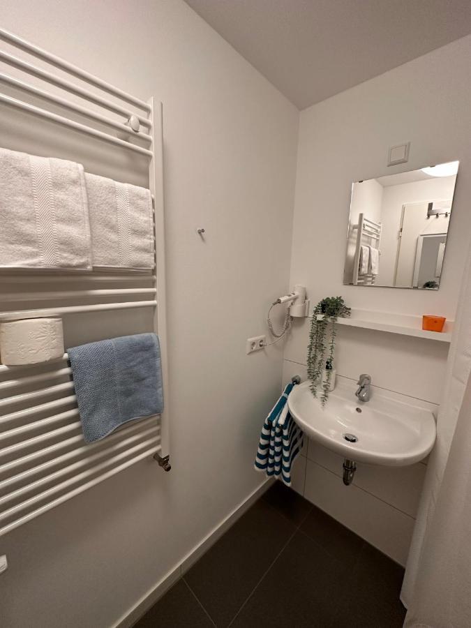 Stilvolles Und Modernes Appartement Mit Sonnigem Balkon In Flughafen- Und Messenaehe 31 Leinfelden-Echterdingen Buitenkant foto