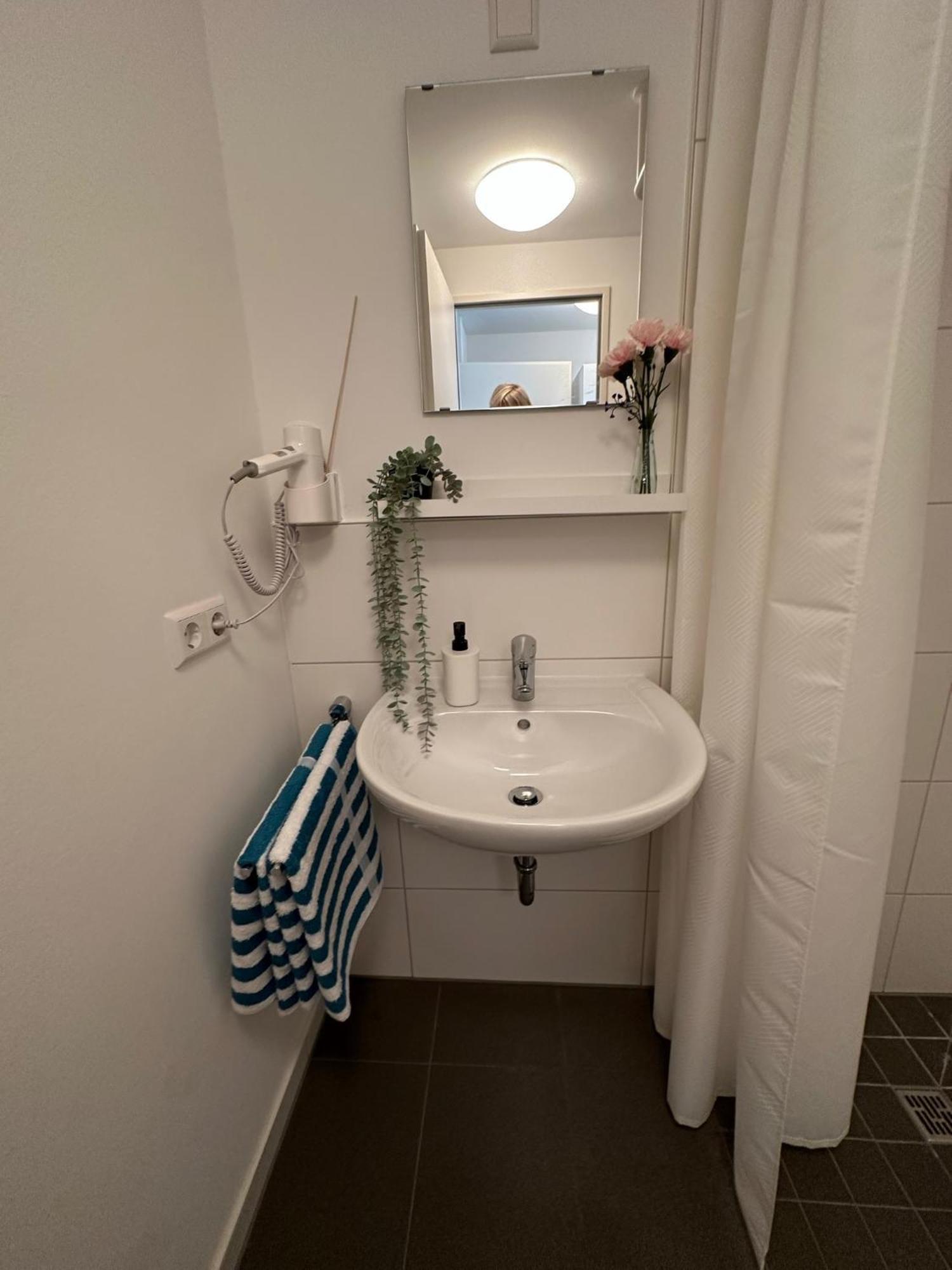 Stilvolles Und Modernes Appartement Mit Sonnigem Balkon In Flughafen- Und Messenaehe 31 Leinfelden-Echterdingen Buitenkant foto